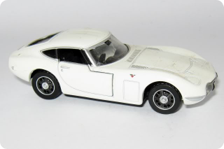 Illustration for article titled Tomica Tuesday: Premium Toyota 2000GT